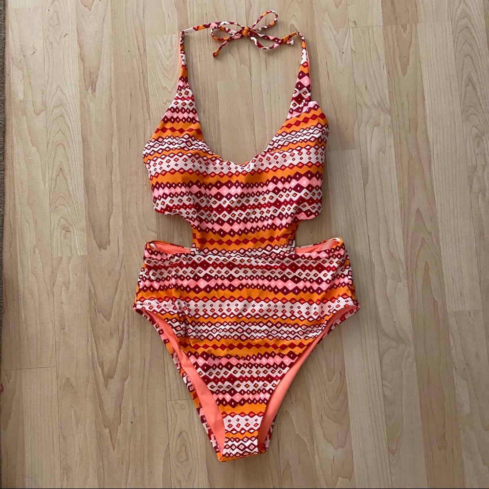Aerie NWOT Side Cut Out Monokini - Picture 3 of 10